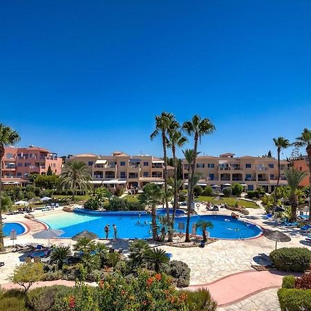 Limnaria Gardens Beautiful Apartment By Vichy Paphos ภายนอก รูปภาพ