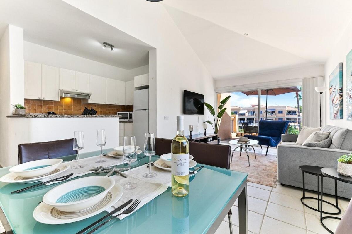 Limnaria Gardens Beautiful Apartment By Vichy Paphos ภายนอก รูปภาพ